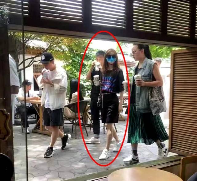 从毕业到身价580亿女富豪,她才用了6年!