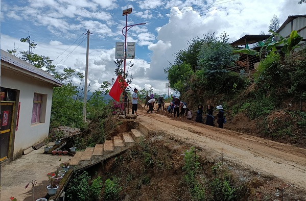 郭大寨乡学党史办实事提靓俐侎山寨