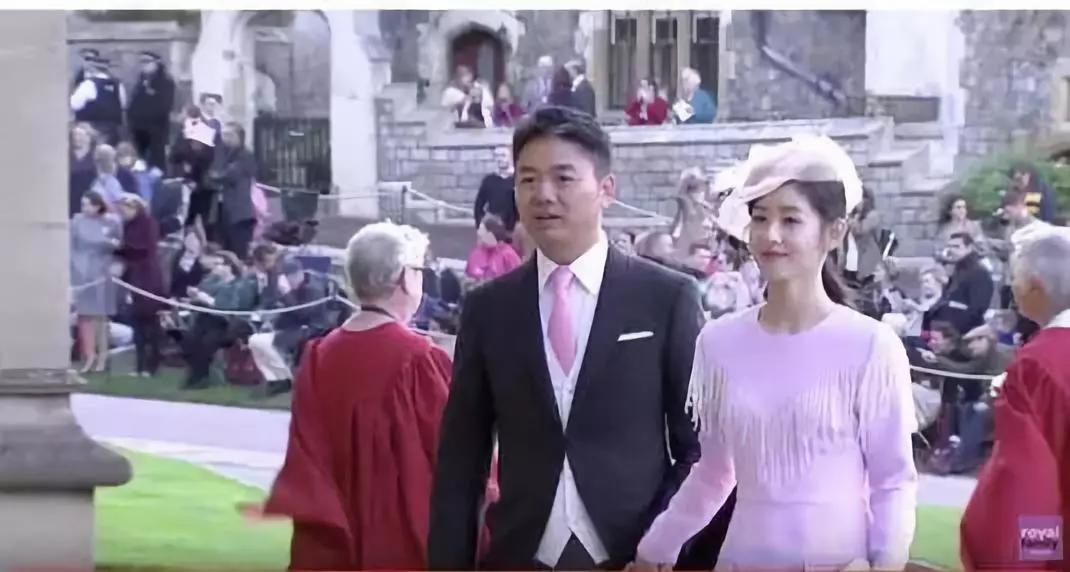从毕业到身价580亿女富豪,她才用了6年!