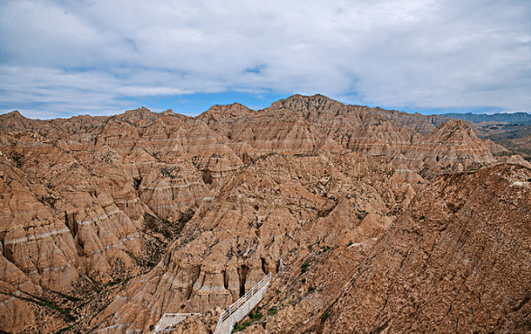 青海省海南藏族自治州共和县塔拉滩,曾经是沙化土地面积,占总土地面积