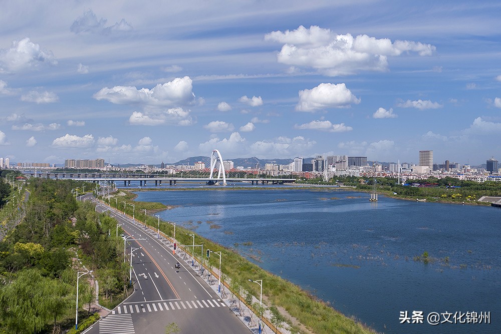 辽宁锦州举办锦绣山河云和月生态环境保护主题摄影作品展