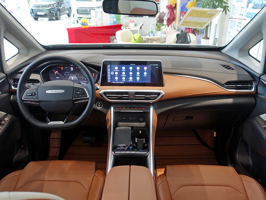 配置丰富的家用mpv实拍2021款大通g50plus