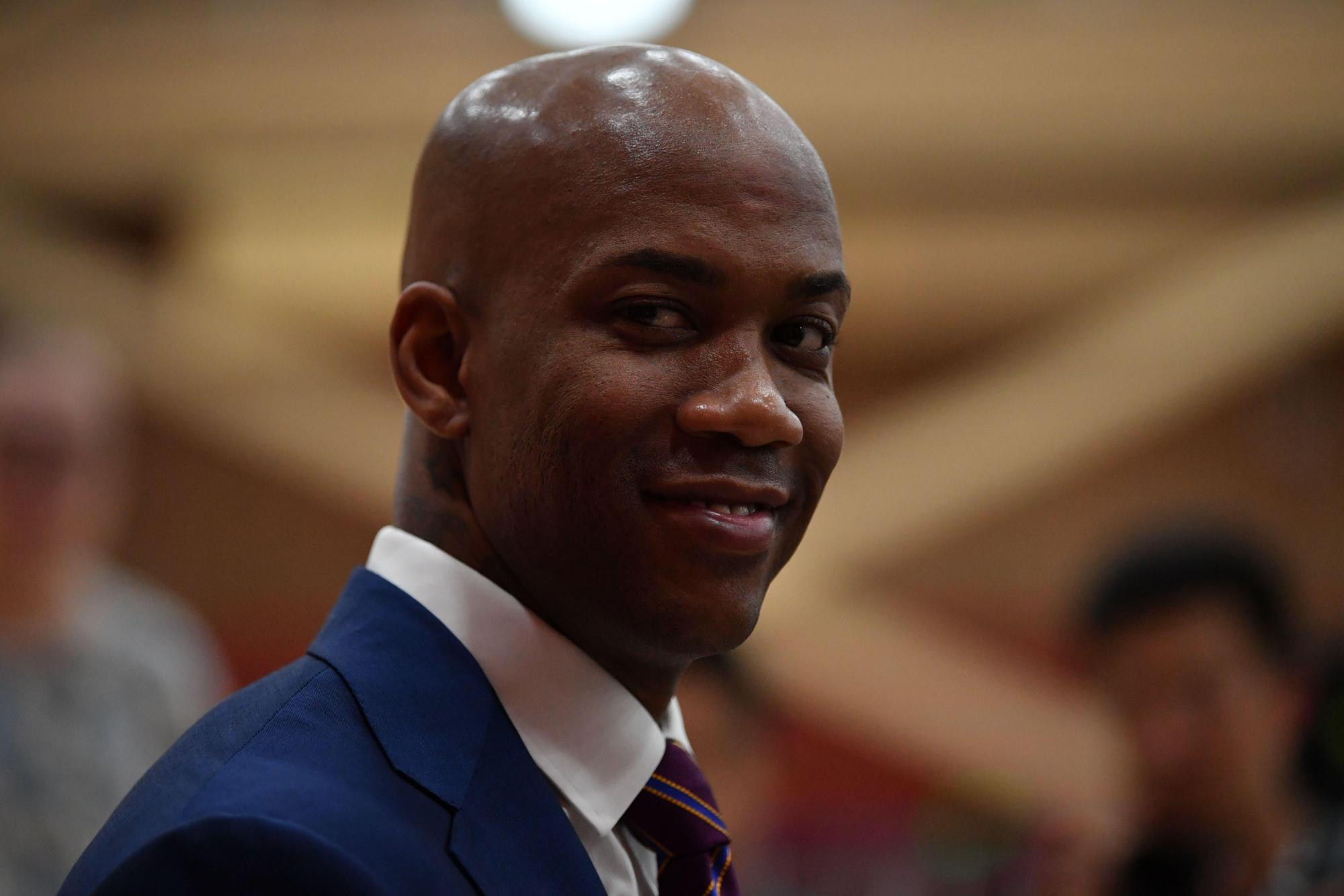 人傻钱多36岁的尼克杨将加盟cba年薪比nba时期还要高