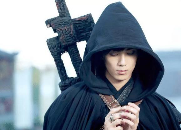 斗破苍穹盘点4个版本的玄重尺哪一个才是最接近原著的呢