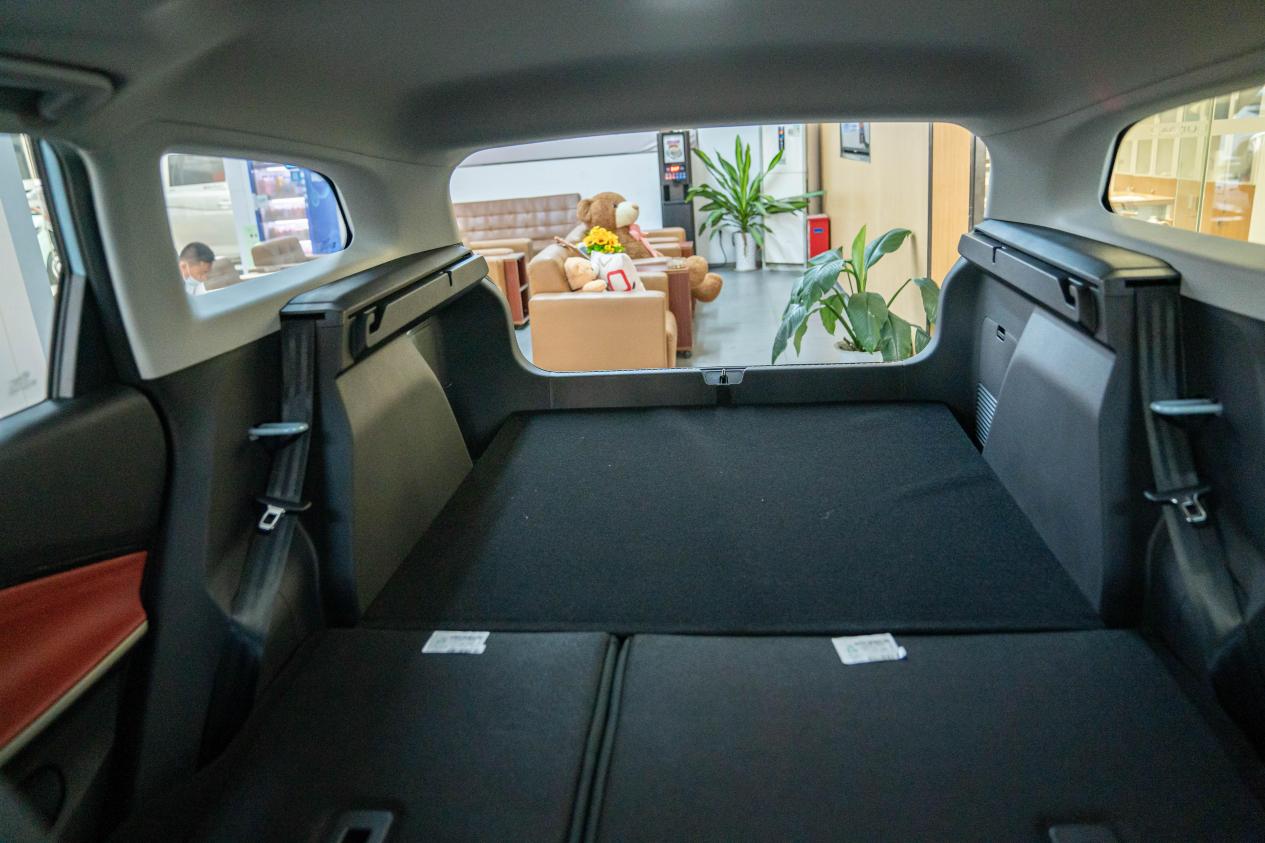 10万级的平民旅行车静态体验宝骏valli姿态漂亮空间很出色