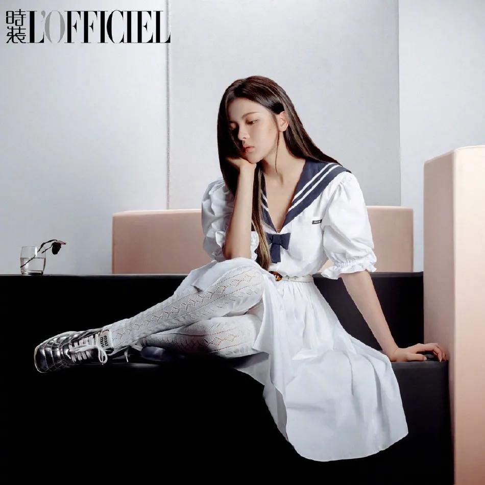 原创杨超越学院风的大片太美了细腰长腿魅力不可小觑