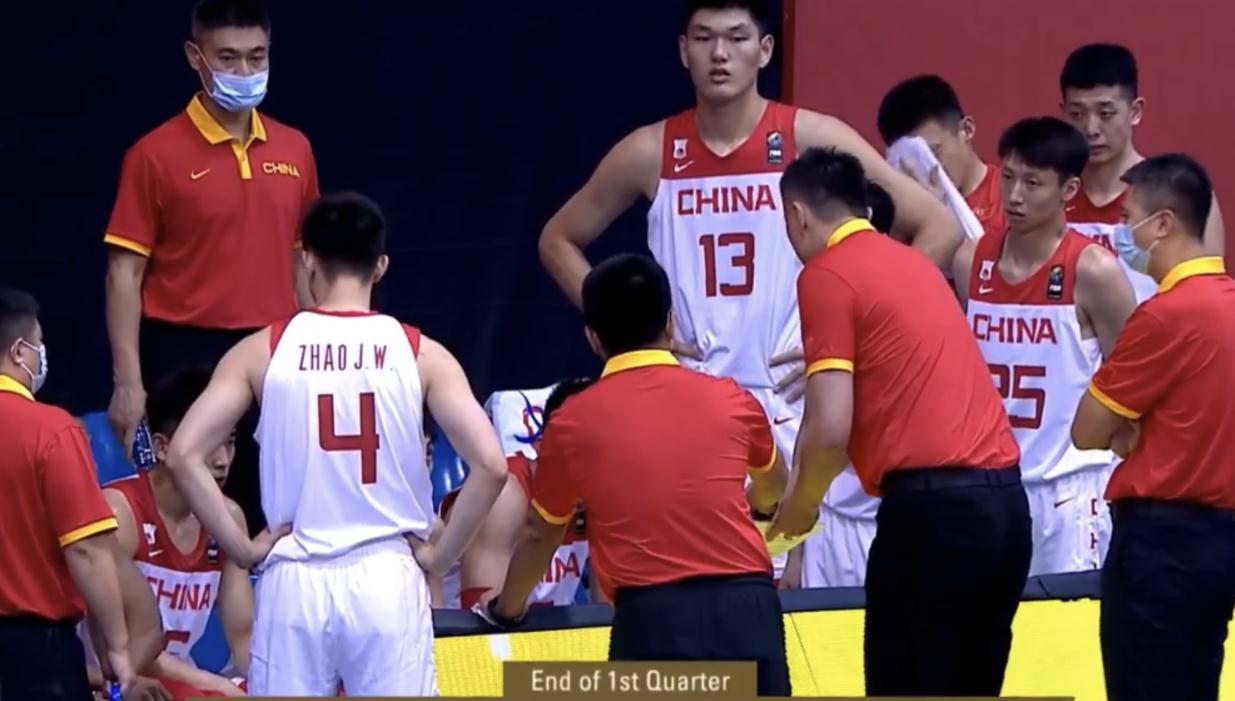 轰16-0!男篮"仅"胜台北12分,杜锋玩5上5下,张镇麟失误又被骂