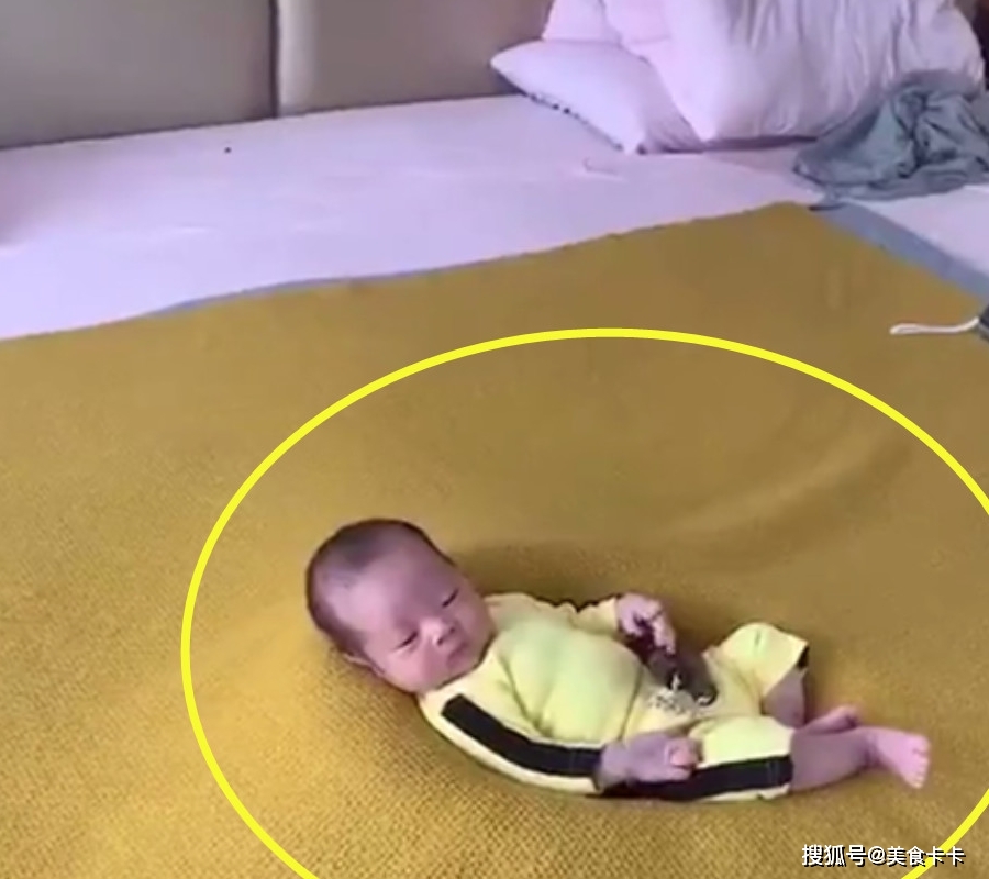 婴儿怎么拍正确满月照 462caa6d6a804cc08f99da15ab4ed28e.jpeg