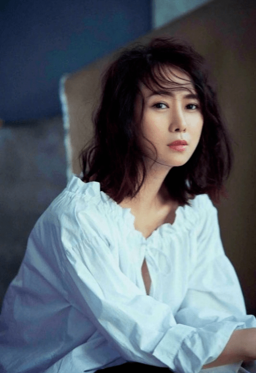 和前夫闪婚闪离 二婚嫁小三岁老公 拒绝古天乐却活成了人生赢家 翁虹