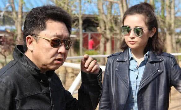 于谦41岁老婆近照,年轻漂亮气质不逊一线女星,儿子帅气可爱