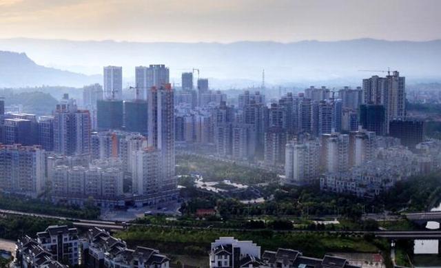 重庆即将通车的一座长江大桥长约3833米助长寿区经济快速发展