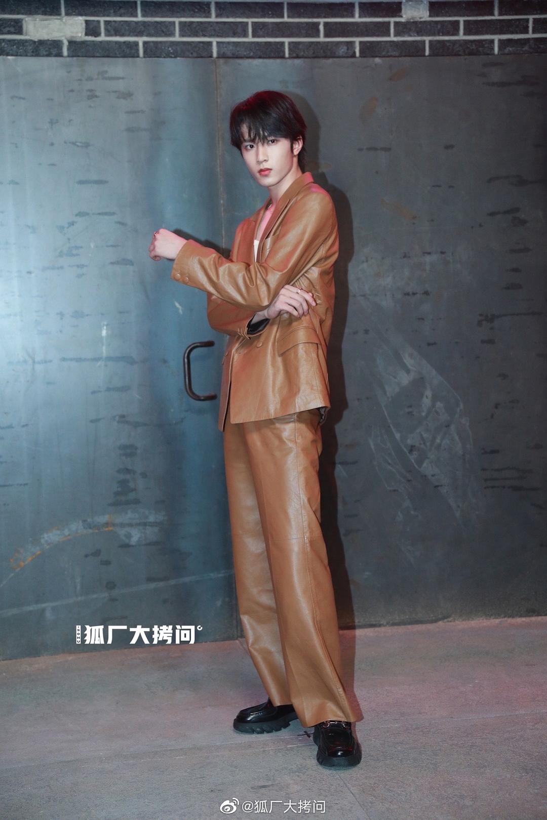 gucci活动狐厂出图,倪妮祖儿赢很大,15岁刘耀文身材比例真绝了