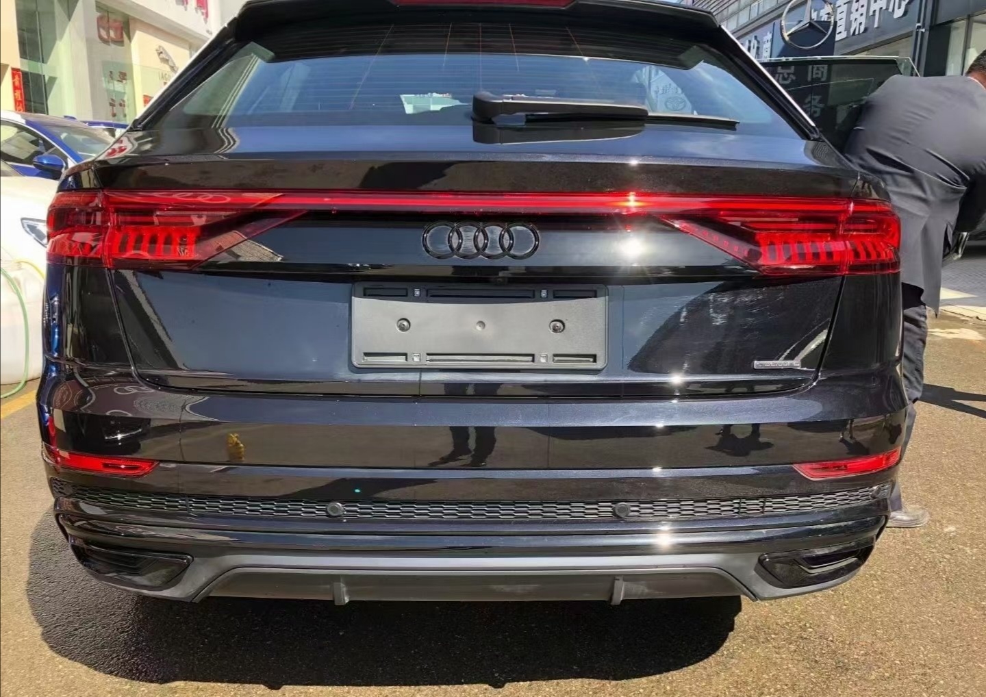 奥迪q8或将国产!对标卡宴,3.0t引擎 8at,科幻内饰真帅气!