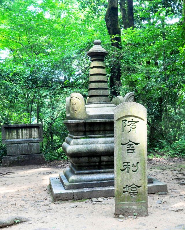 在湖南長沙嶽麓山上,就坐落著一座古老的寺廟,這就是麓山寺,它已經有