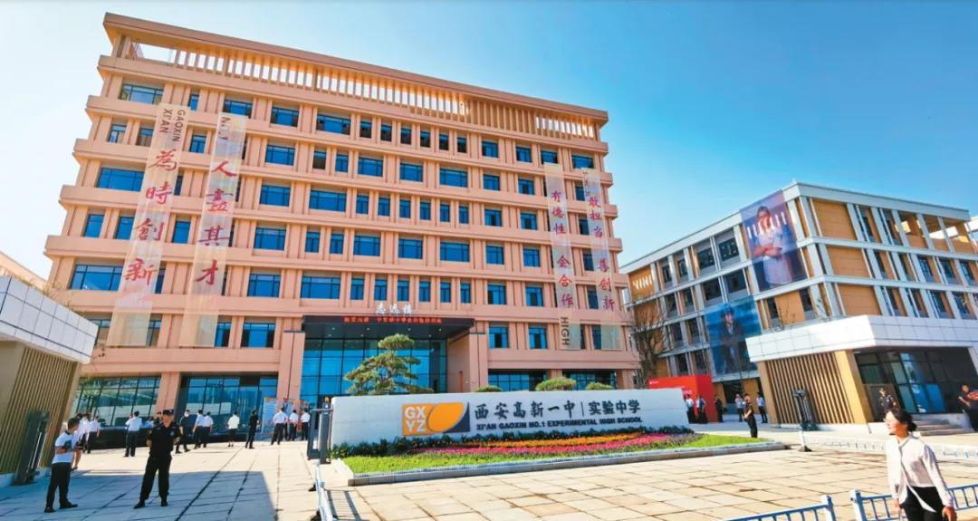 铁一中直管曲江第一学校,曲江新房再迎万人摇!
