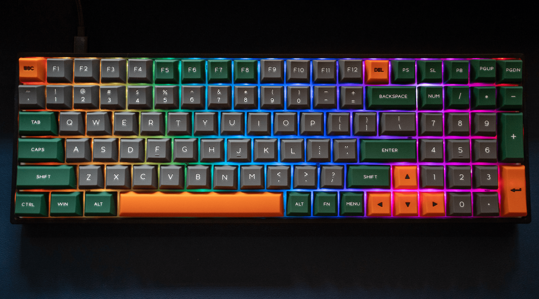 超帅的键盘极客定制skyloong小呆虫gk96硅胶机械键盘开箱体验