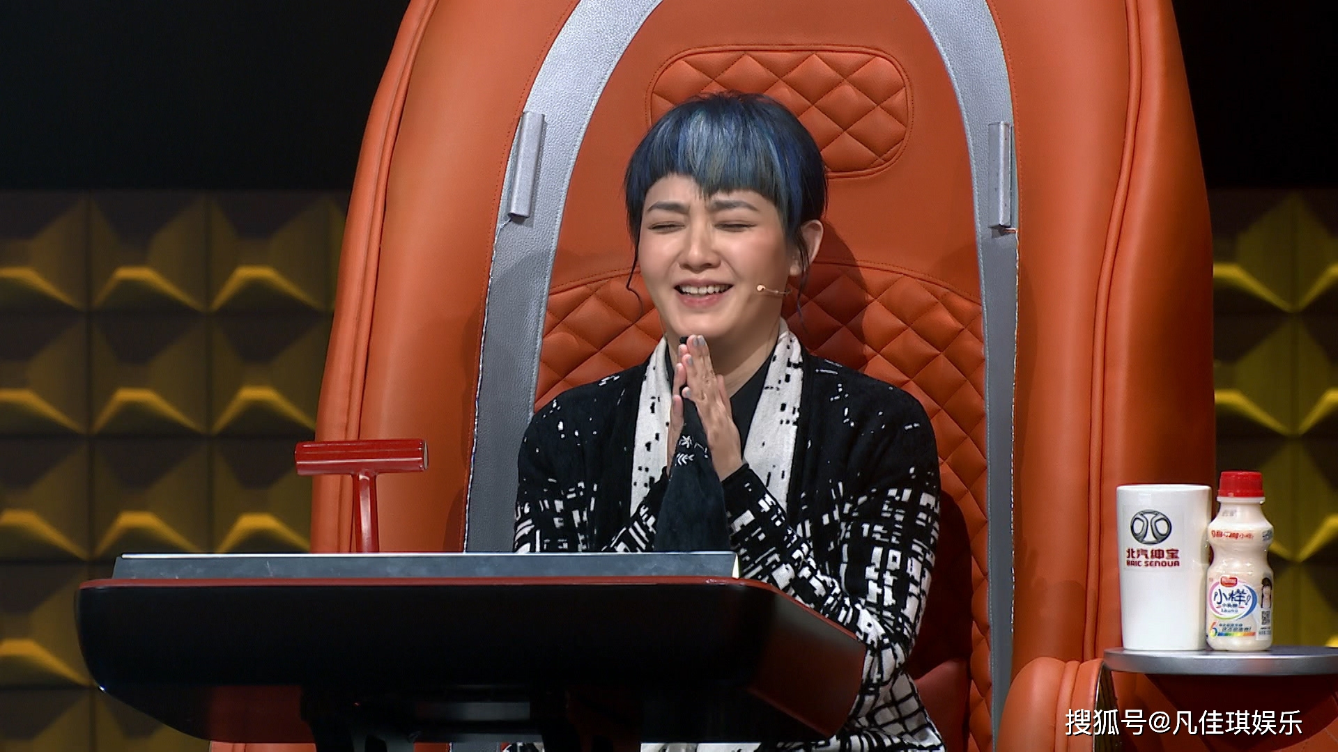 剃寸头打舌环,摘子宫坚持不婚,范晓萱21岁那年为什么突然变了?