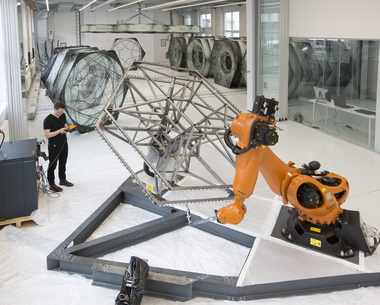 建筑自动化施工现场,机器人代替人工劳动力?