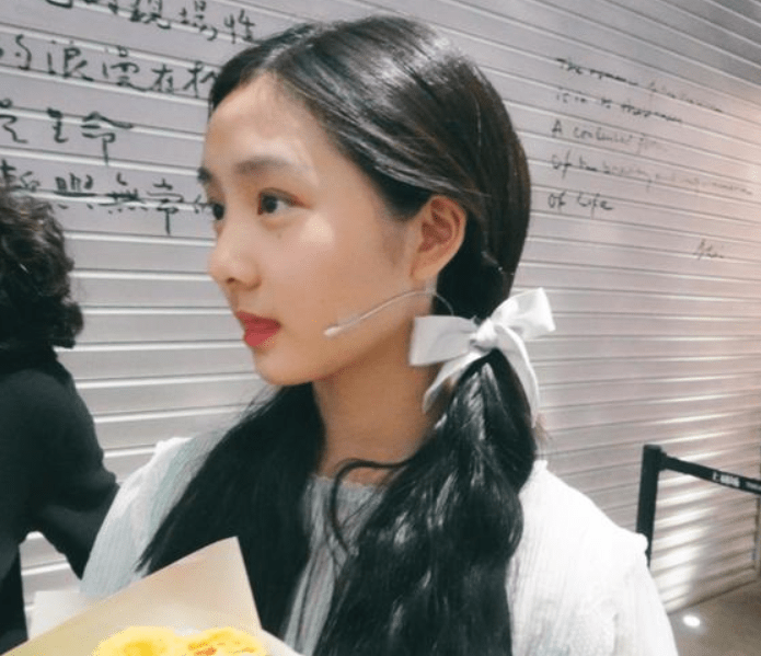 黄磊女儿黄多多,上热搜再次被嘲笑