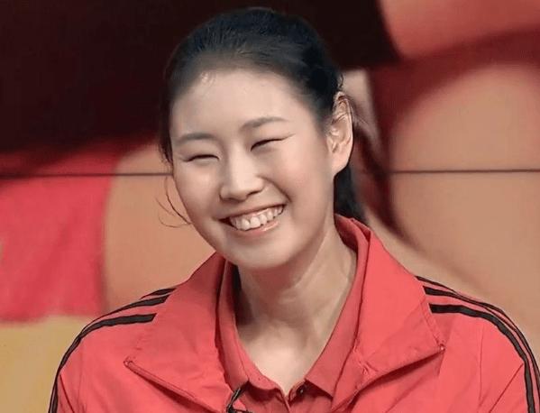 原创颜妮为何能常青父亲曾为她受伤落下残疾她34岁为排球仍不结婚