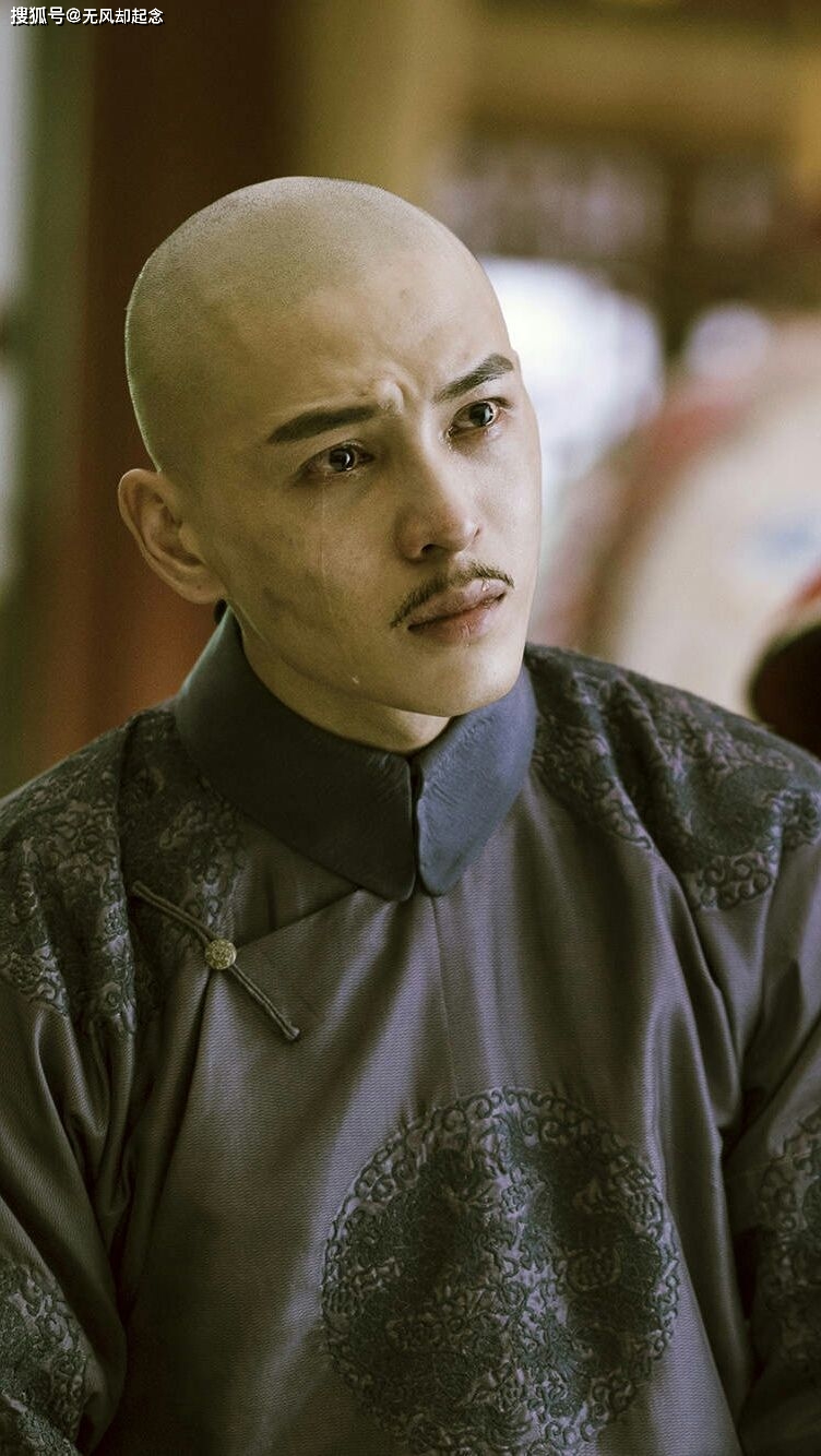 雍正最聪明的儿子,装了一辈子的糊涂,却保全了子孙的荣华富贵_弘历