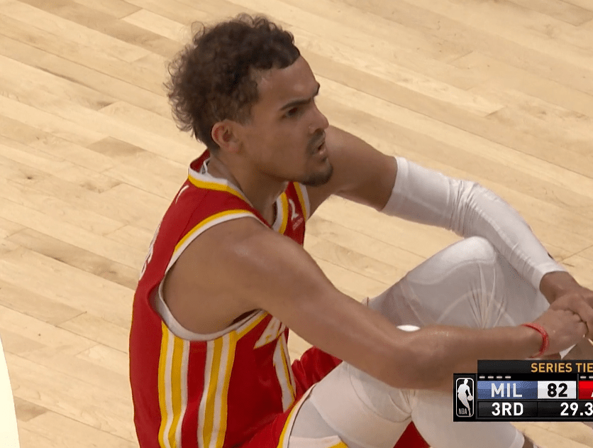 原创绝了裁判也垫脚特雷杨受伤后老鹰净负14分雄鹿这下说不清了