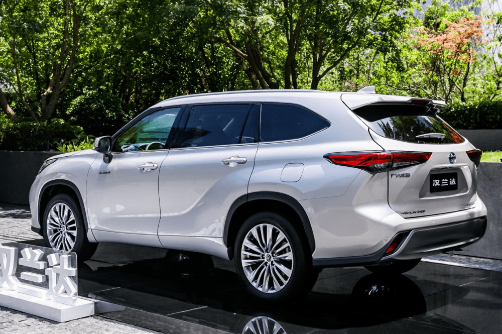 全新第四代汉兰达正式上市售价26883488万元