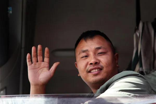 开着jh6匹马纵横大西北卡车之友网