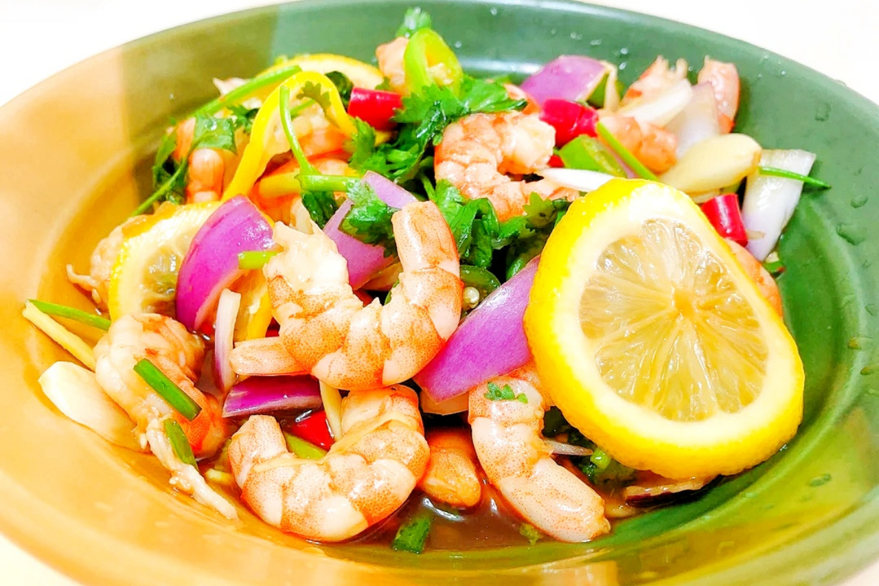 原创夏季吃虾白灼油焖都不如柠檬虾做法酸辣鲜嫩爆好吃了