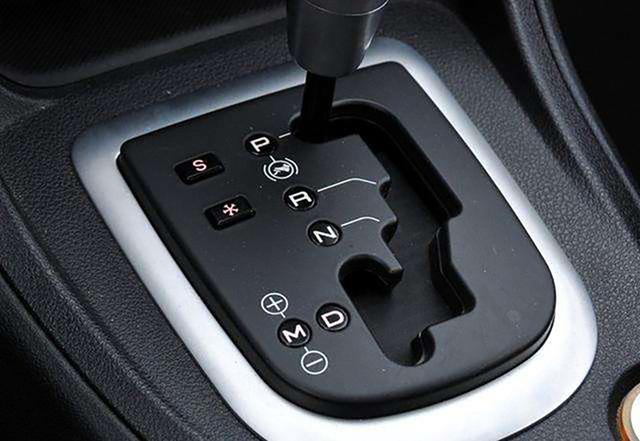 手自一体的车型切换手动模式需要松油门吗新手可以放心用了