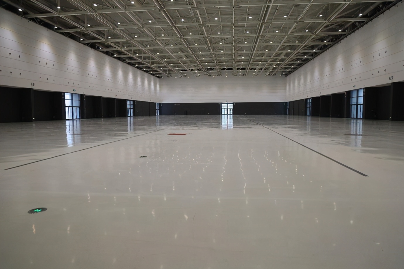 25万 买家与观众,作为后疫情时代,红岛国际会展中心汽车首展,本届车展