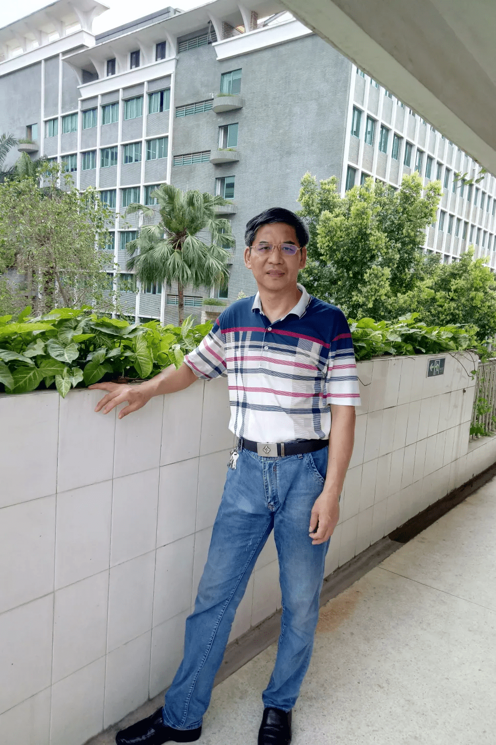 罗远明,中共党员,高级工程师,注册监理师,注册造价师,一级建造师,工学