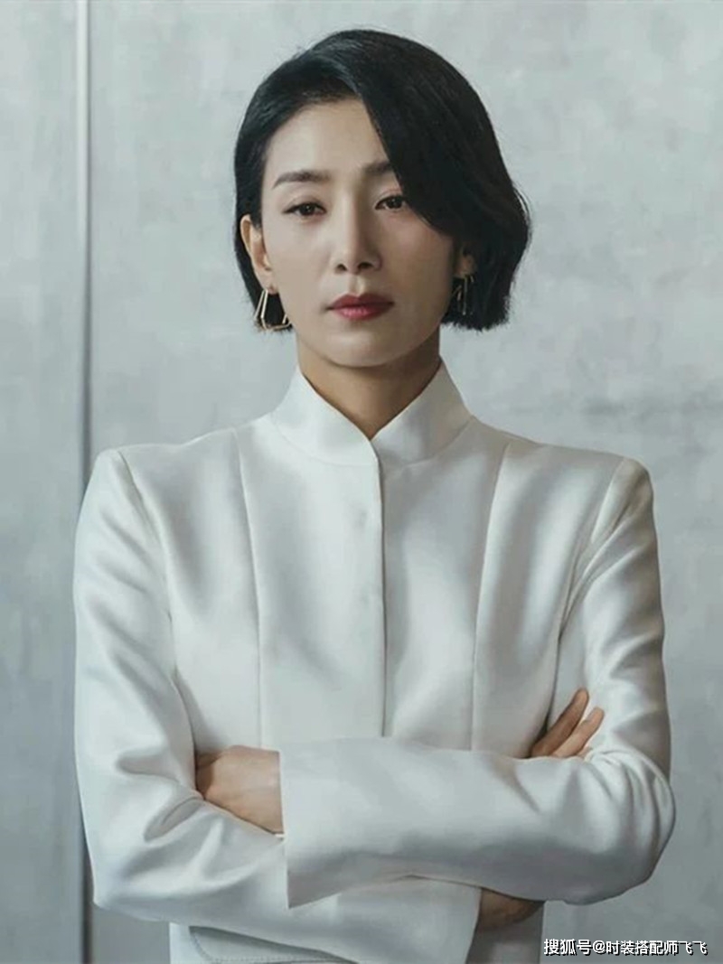 40几岁的女人怎样穿出气场学韩国女星金瑞恩西装穿搭简约高级