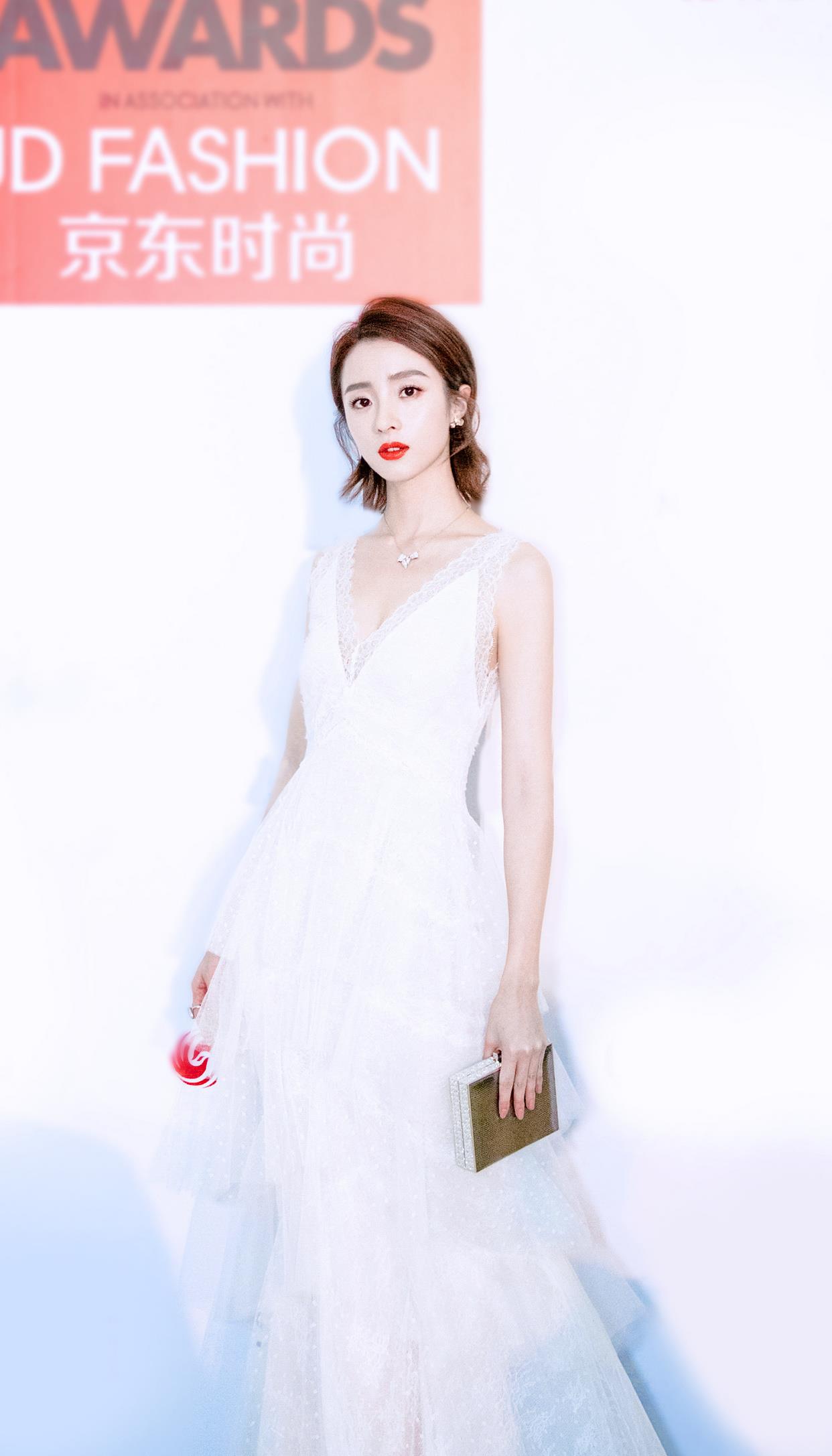 仙女|胡冰卿果然“冰清玉洁”,一身仙女裙明艳动人,仿若人间仙子