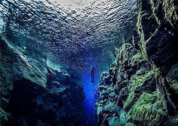 一小块就能让地球上整个海洋冻结仅在钻石中发现7号冰有多强