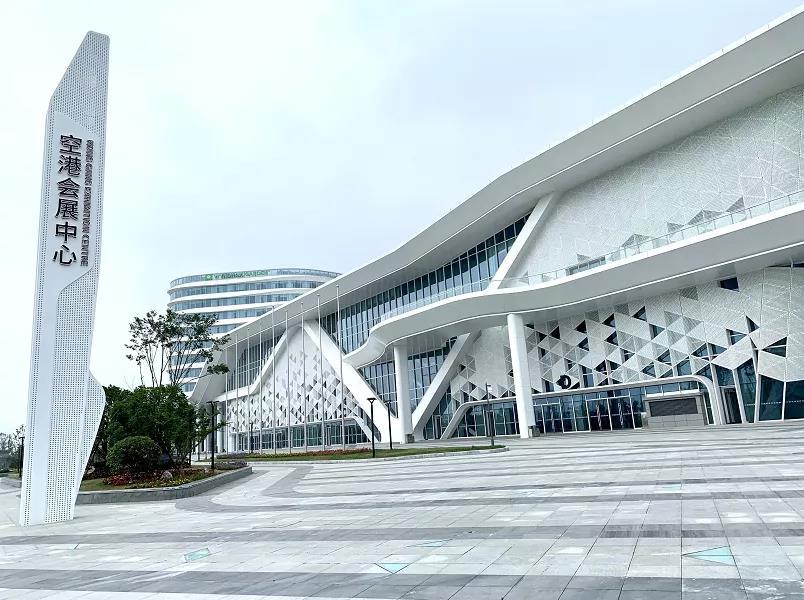 医疗上,规划禄口新城综合医院,规模达500床位,目前已经启动招商引进