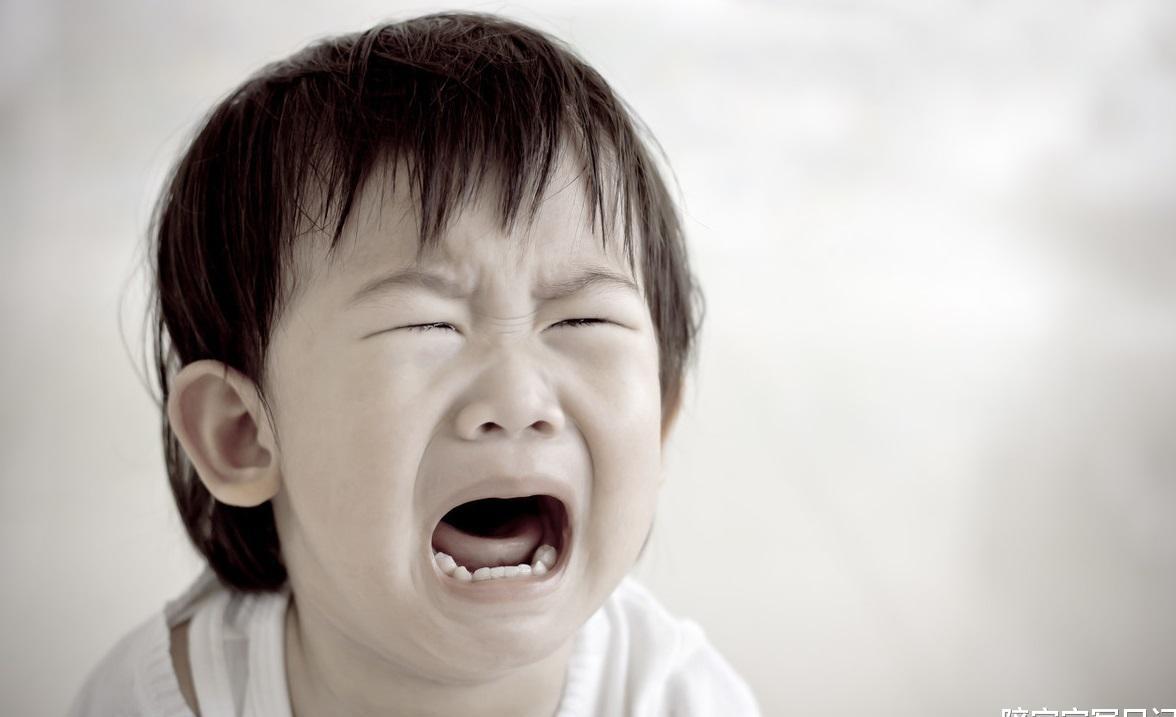 因为|38岁宝妈独自带孩子，猝死家中3天被发现了，孩子在一旁吃零食