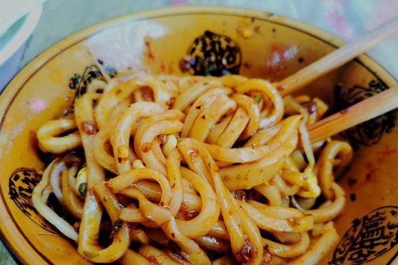 稀饭|广元最具人气的早餐，4元一大碗天天吃都不腻，还是10多年的老店