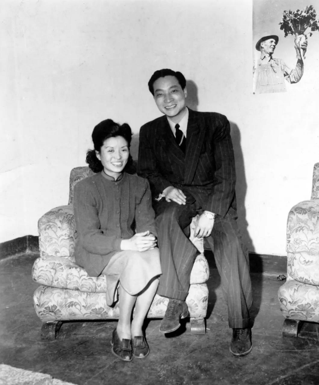 不过是你喜欢的人也恰好喜欢你,郑安娜同样钦慕着英俊有成的冯亦代,两