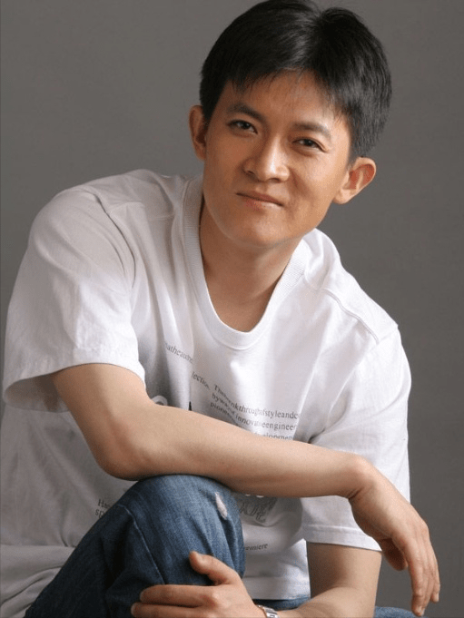 亲哥捧上位,面瘫,演技差,杨志刚离开了亲哥,为何啥也不是?_郭靖宇
