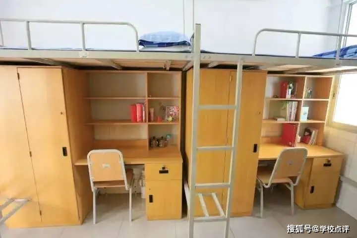 点击查看大图12广州中学标准人数:四人间和六人间内部配置:独立卫浴