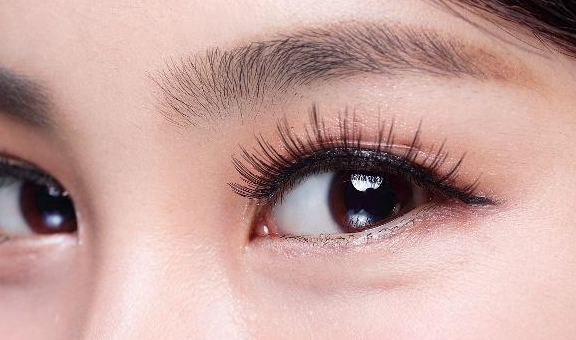 眼圈|怎么知道肝好不好？脸上出现3种异常，提示肝有问题