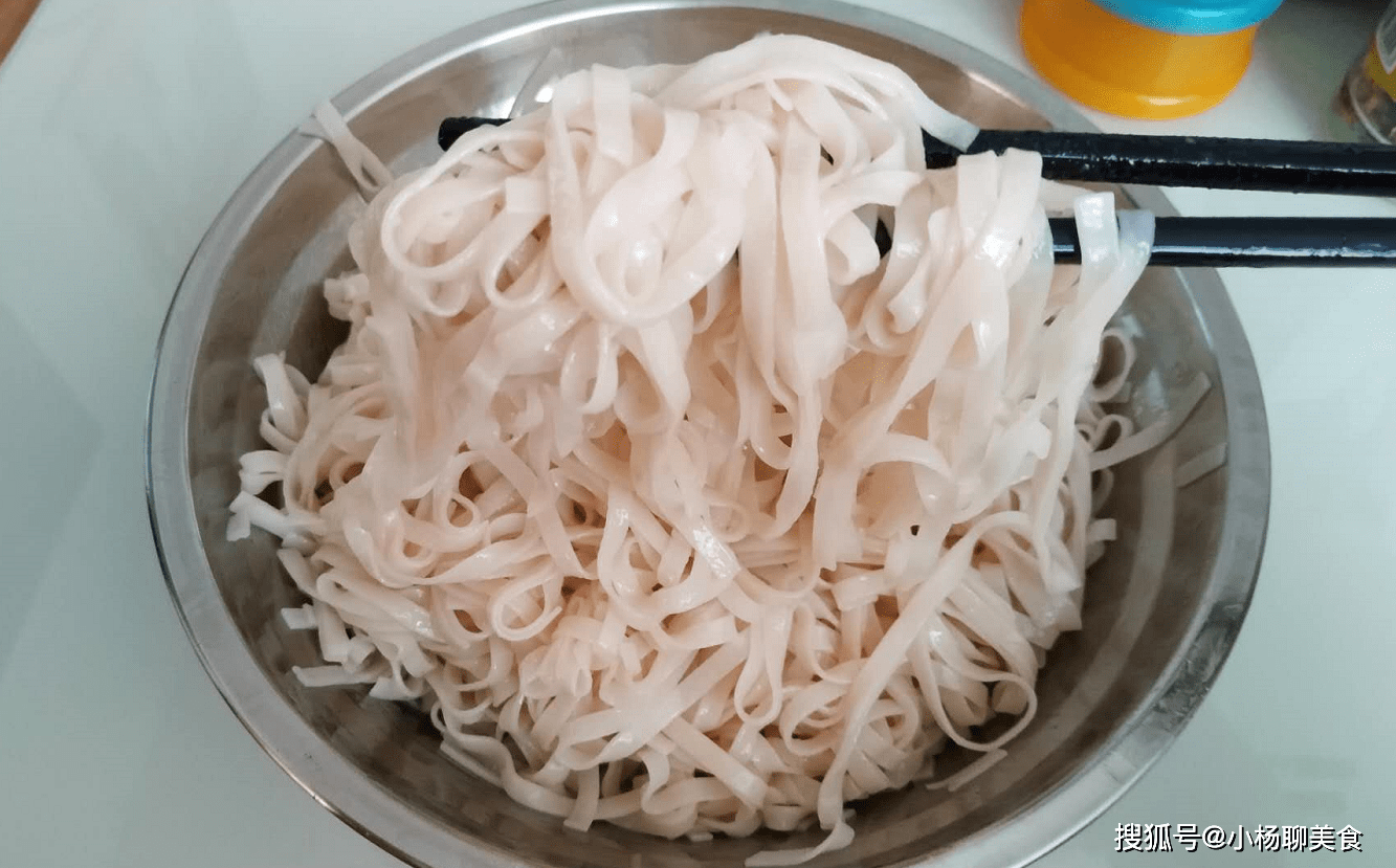 芝麻酱如何做面条 55bef0d3294347e2adb218863b968c74.png
