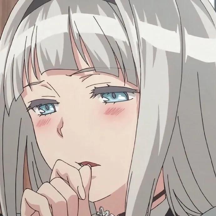 动漫头像满世界的热闹和我的呼吸声