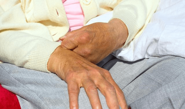 中风病人在生活中,需要注意什么?这几点得牢牢记住