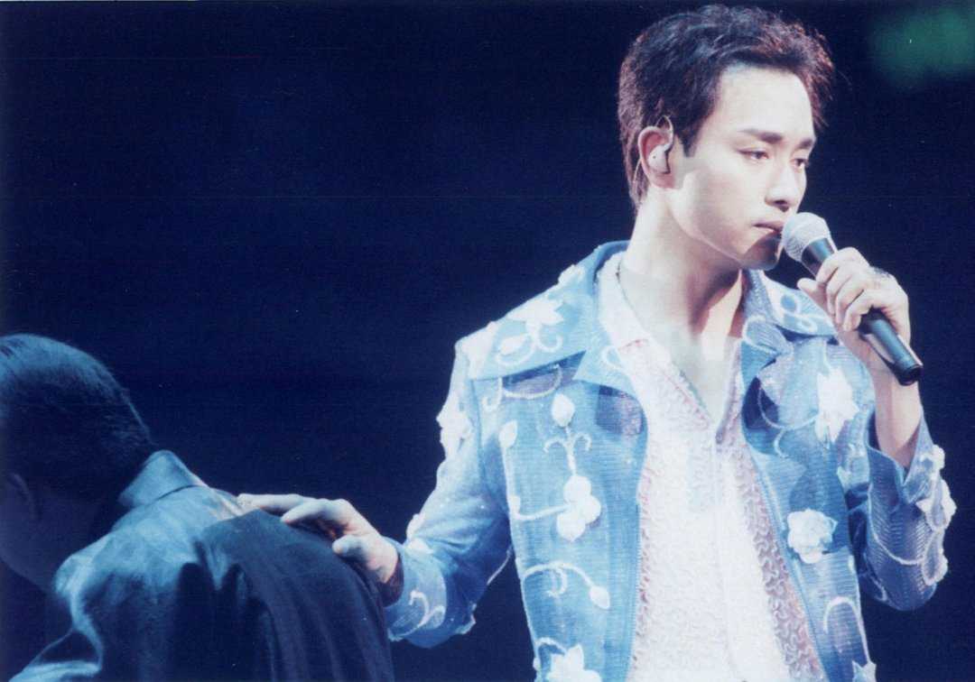 为什么说张国荣不适合当明星凭这三个原因就不行