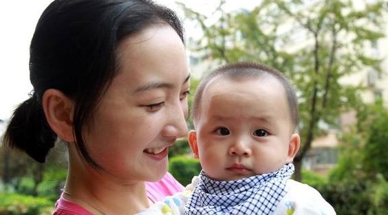 成功|我妈48岁给我生个弟弟，导致我相亲都不成功！网友：现实很残酷