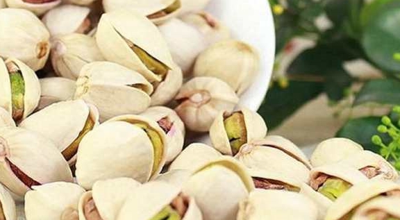 胡萝卜素|癌症最怕的5种碱性零食，告诉爸妈每天吃一点，预防癌症有奇效！