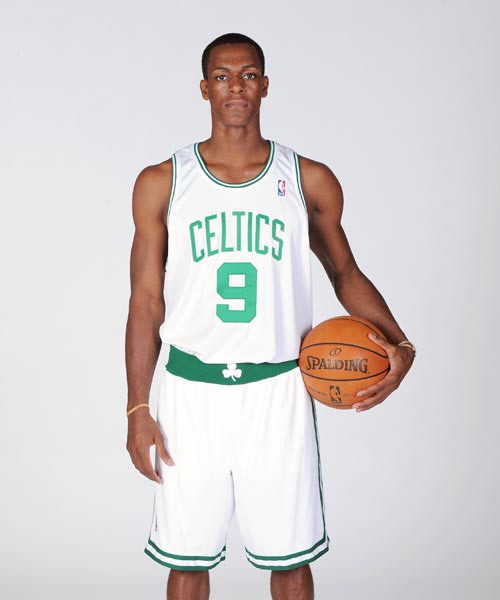nba :35岁的隆多职业生涯薪资一览,年薪从未超过1500万美元_赛季