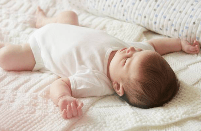 婴儿几个月开始坐起来 bf6be582dfc1462f85e517451b0f745e.png